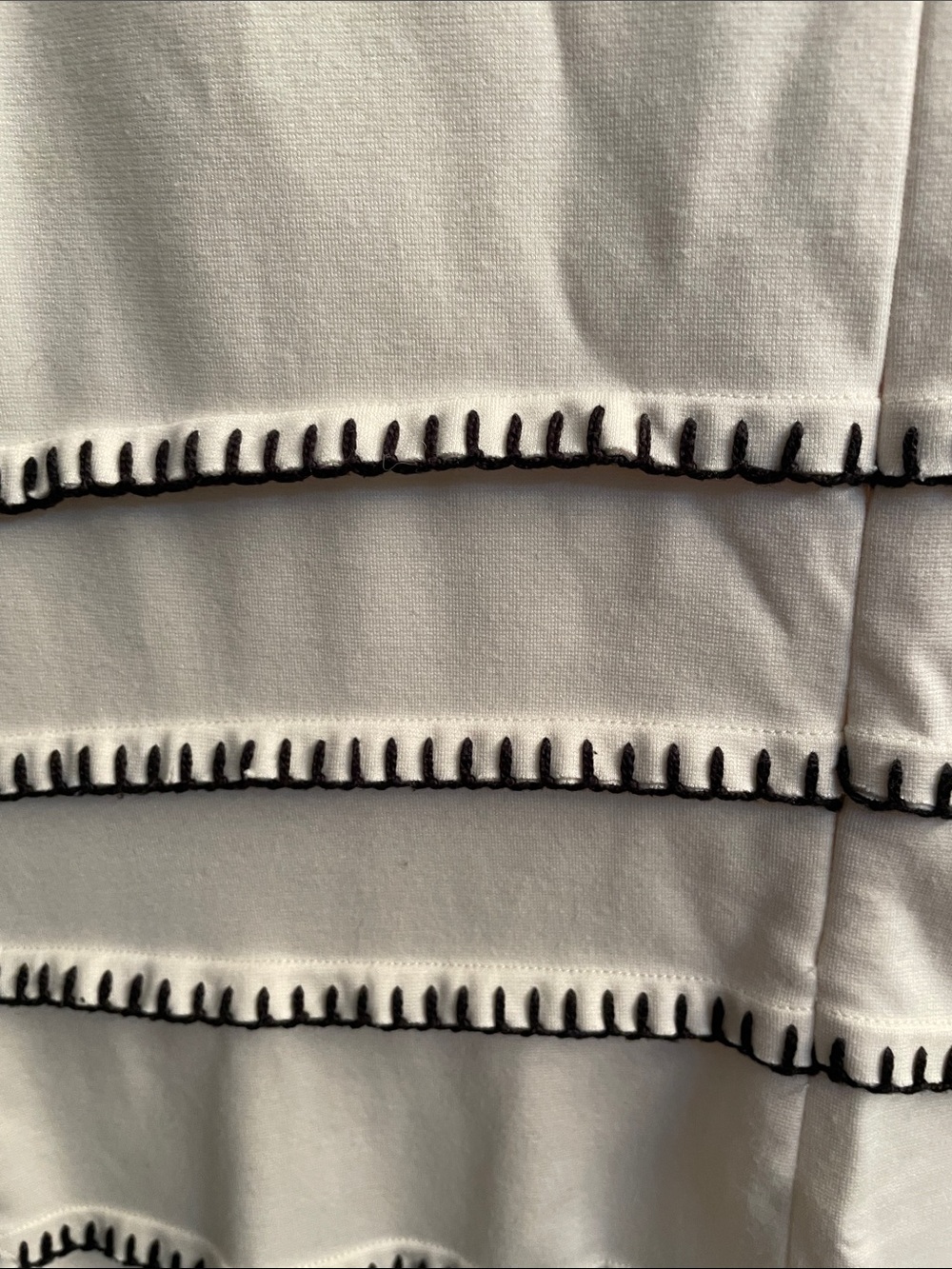 Torn by Ronny Kobo. Cream Sleeveless Tiered Dress with Black Trim. Size 6 - Picture 4 of 4